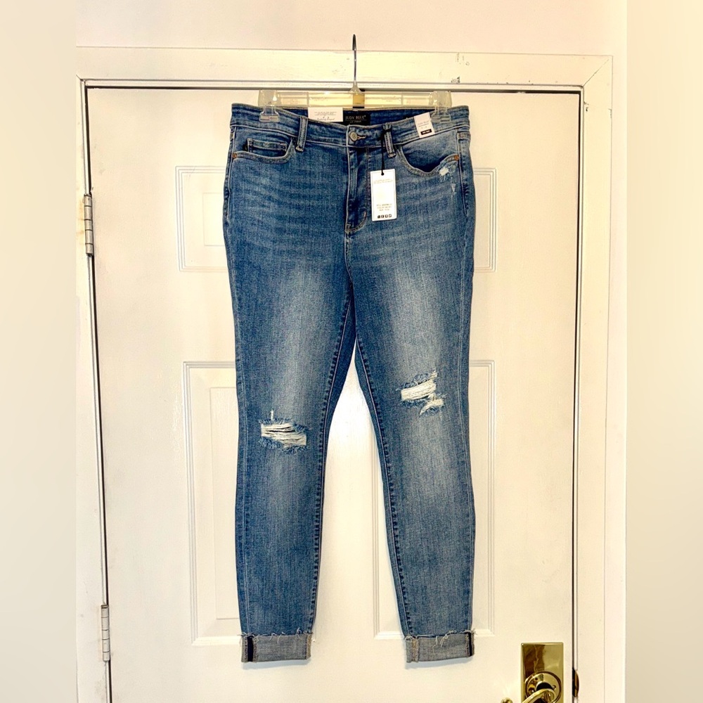 Judy Blue Distressed Medium Blue Cropped Skinny Jeans